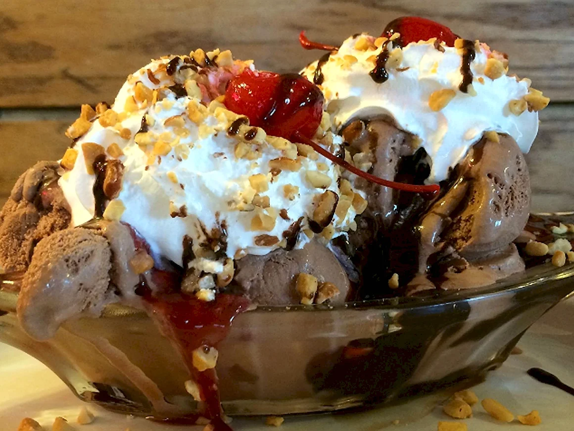 Сандей «Frrrozen Haute Chocolate»