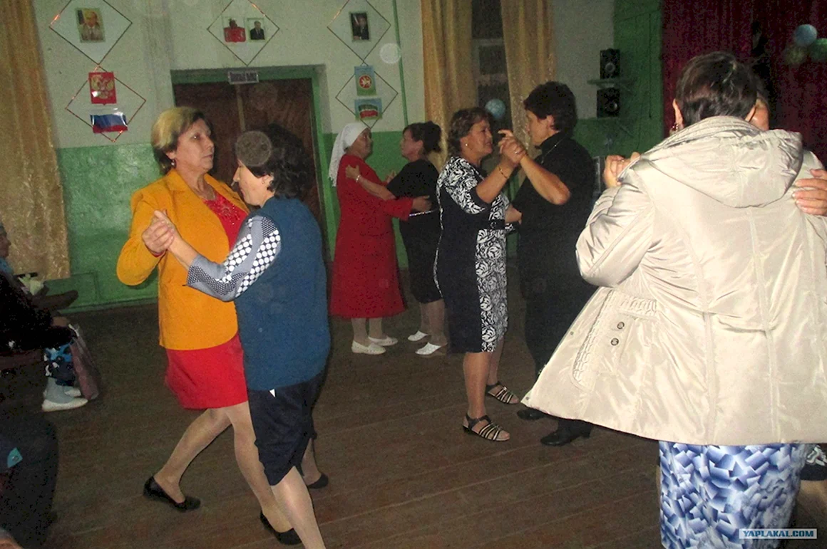 Сельская дискотека