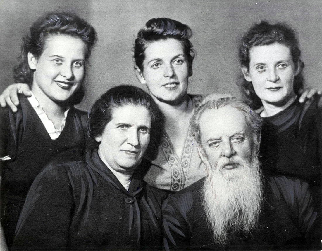 Семья Павла Петровича Бажова