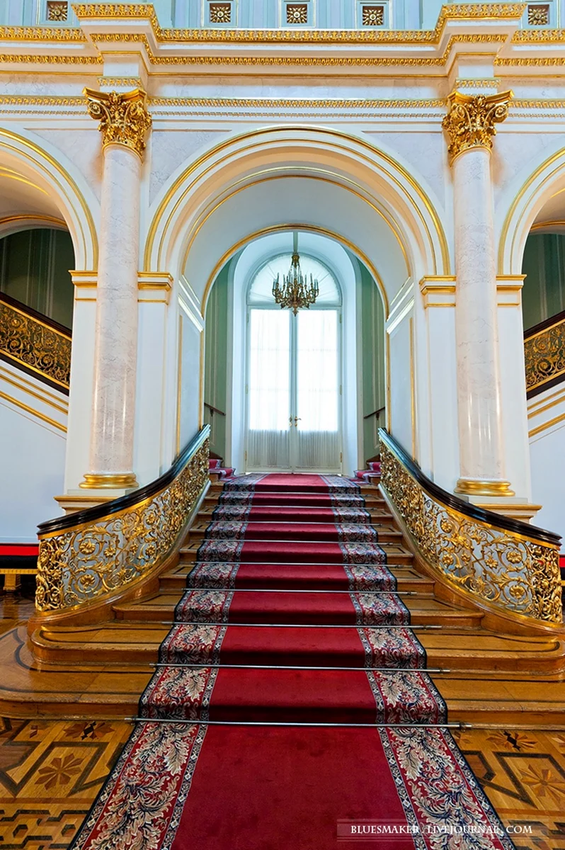 Сенатский дворец Московского Кремля внутри