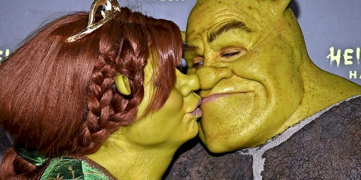 Шрек и Фиона зомби