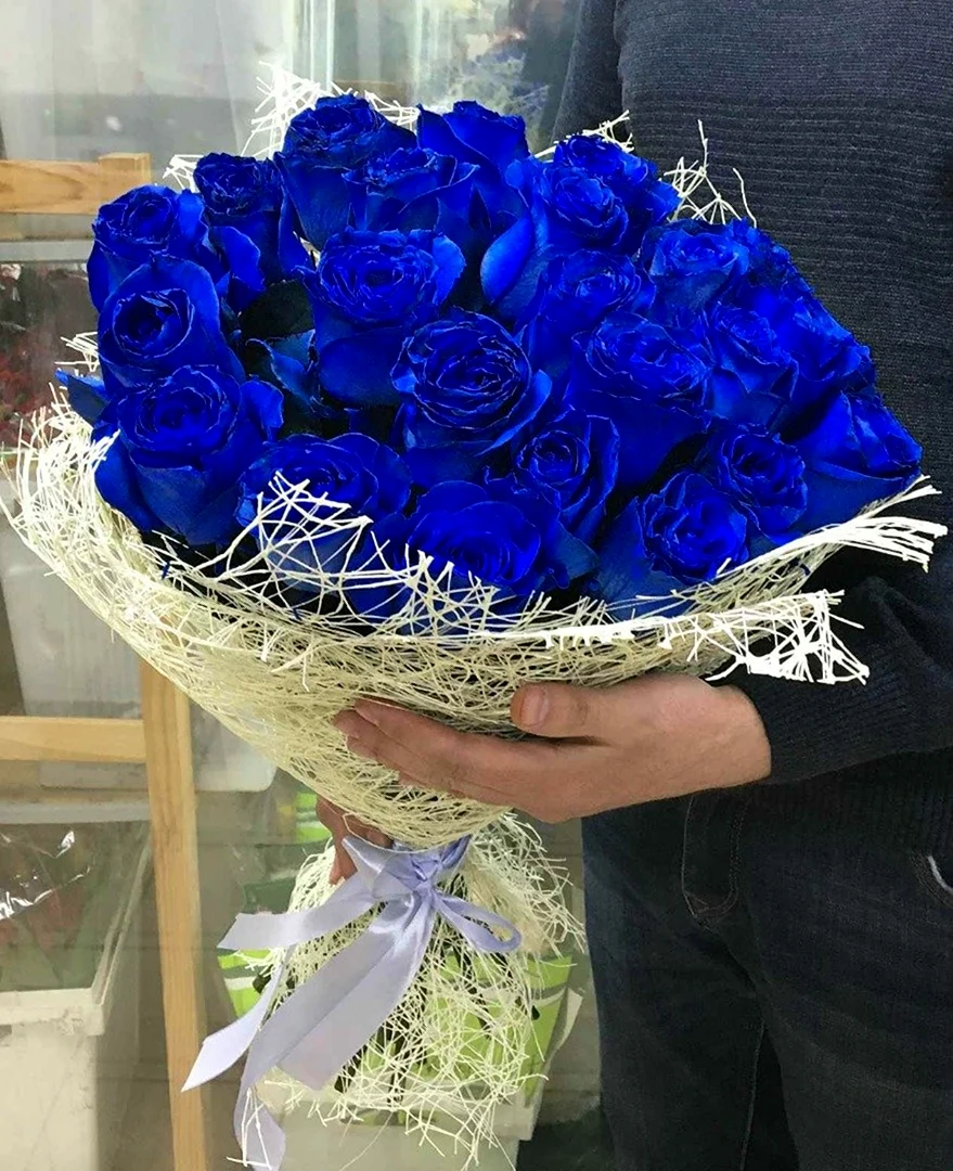 Синие кустовые розы