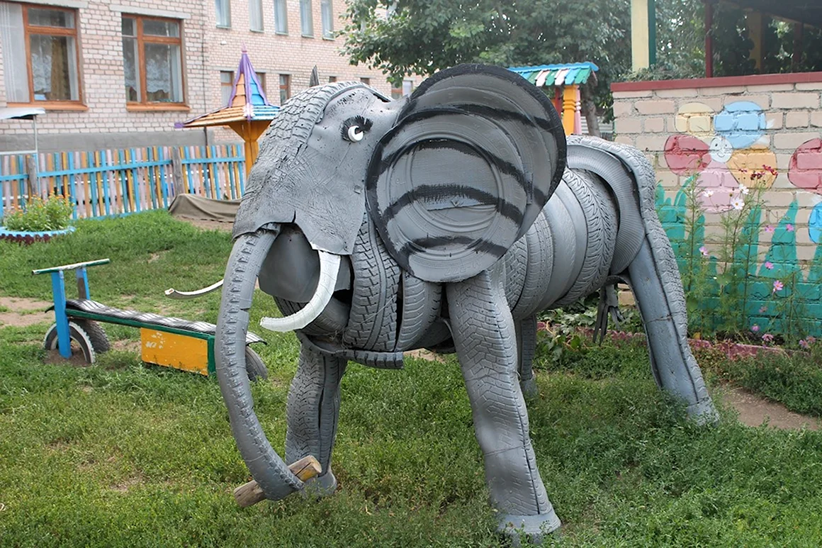 Скульптуры на детских площадках