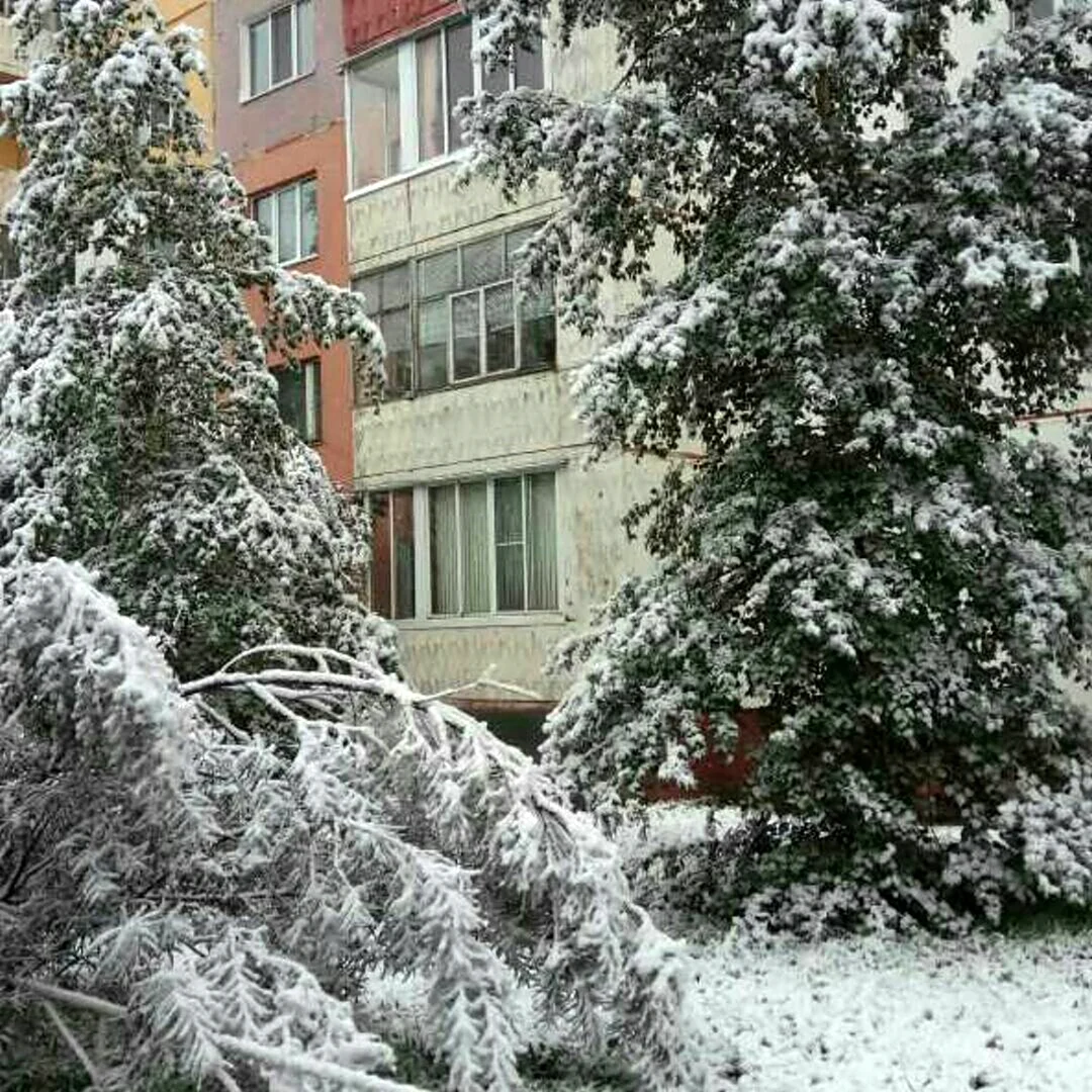 Снег летом в Нерюнгри