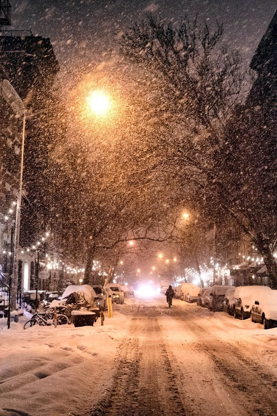 Снегопад ночью