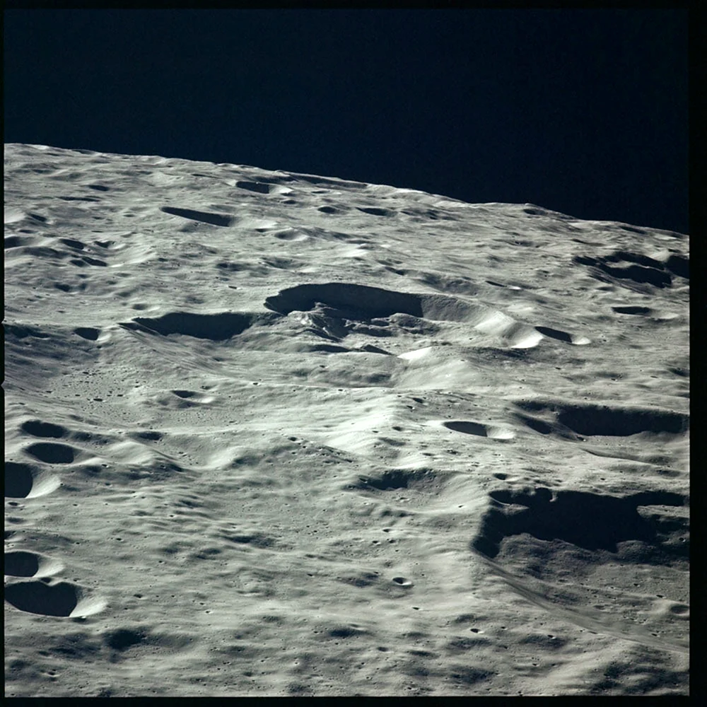 Снимок НАСА Луны as10-1020