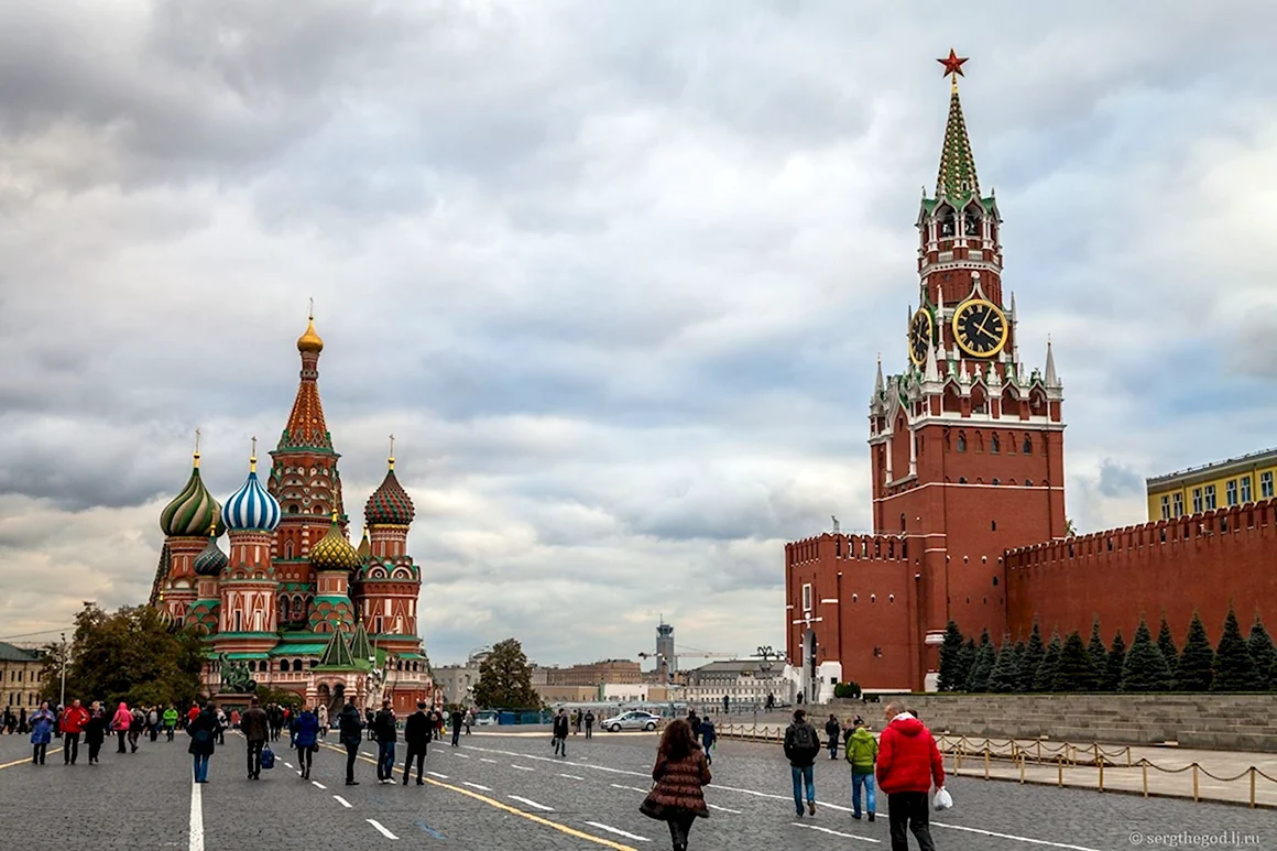 Спасская башня и храм Василия Блаженного