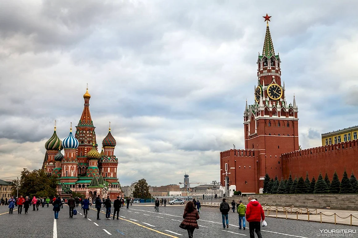 Спасская башня и храм Василия Блаженного