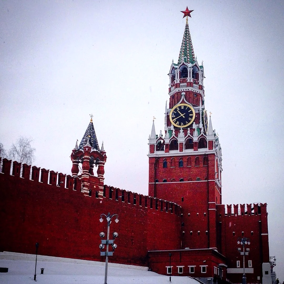 Спасская башня Кремля куранты