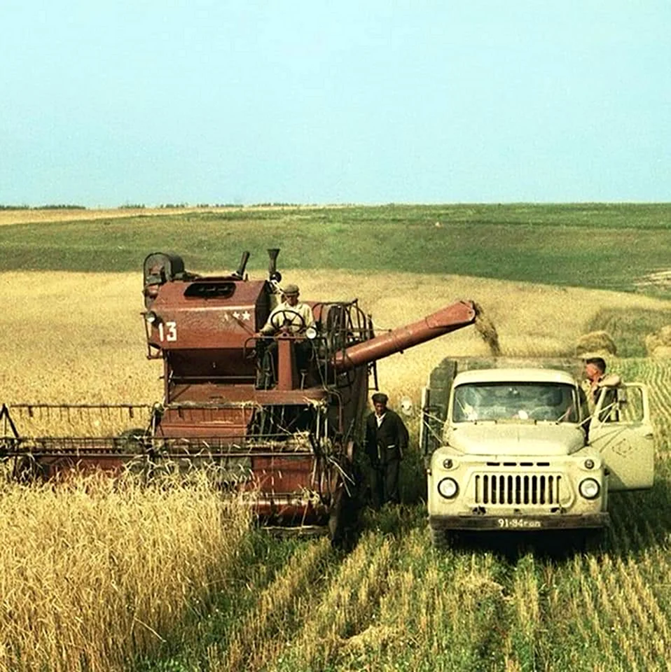 СССР уборочная комбайн Нива