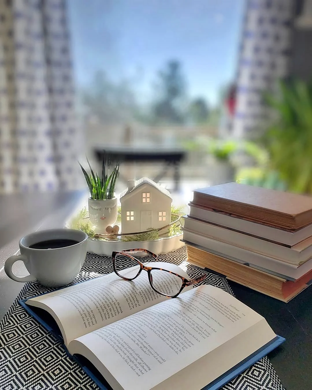 Стол «книга»