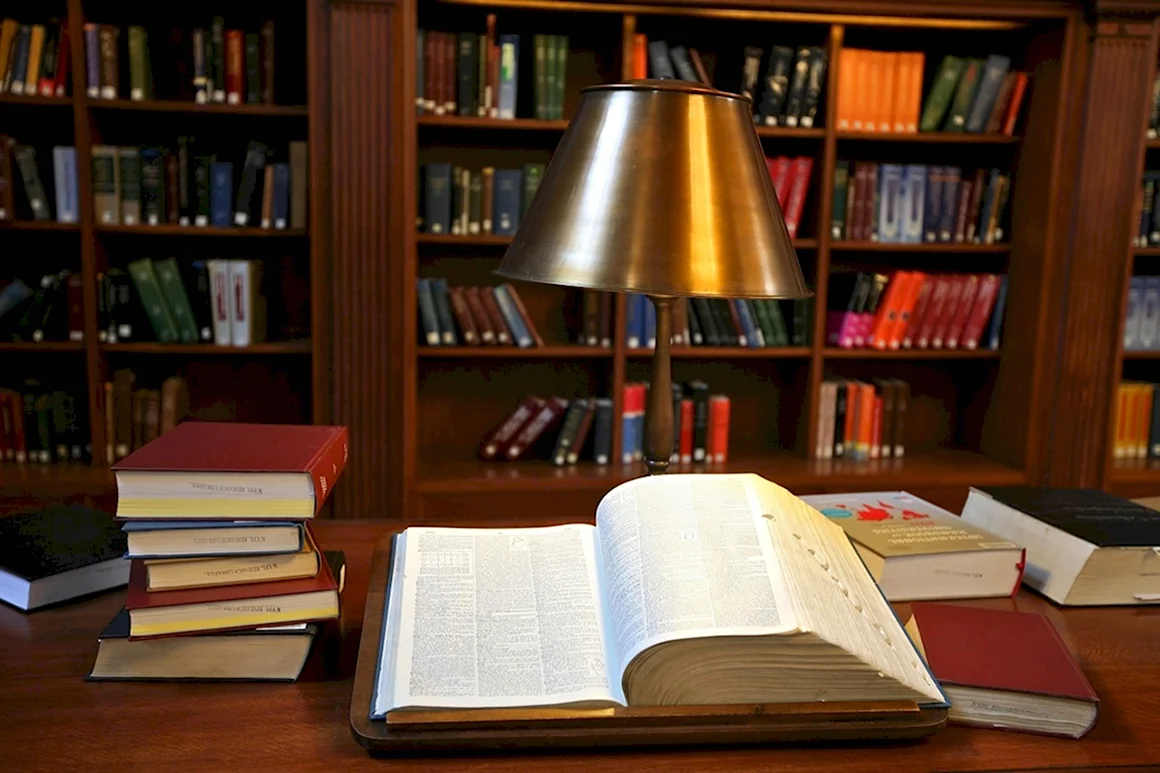 Стол «книга»