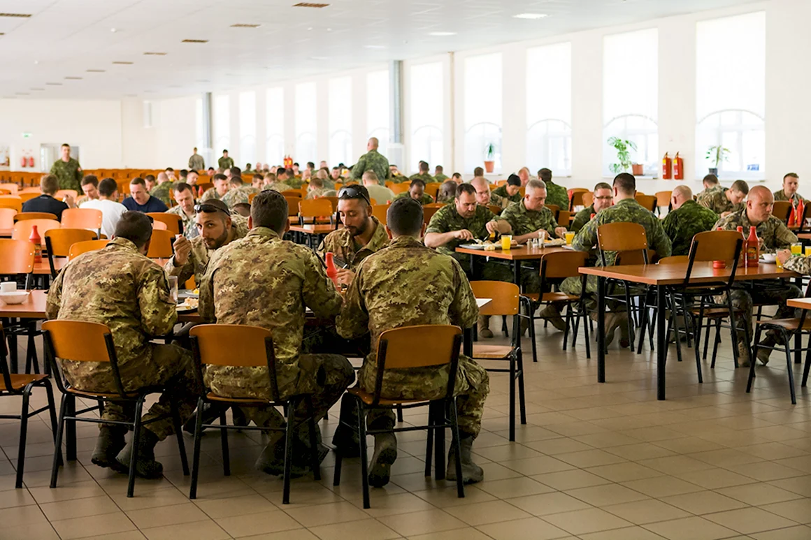 Столовая в армии