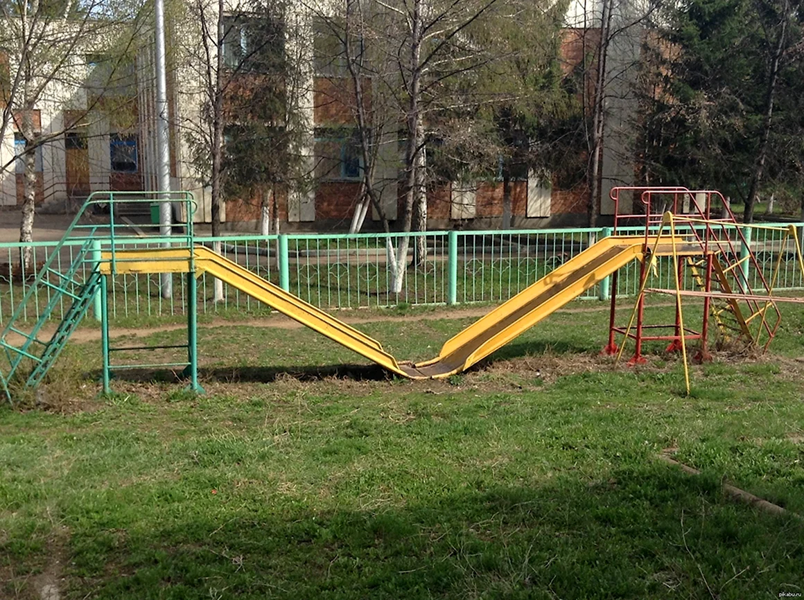 Суровые детские горки