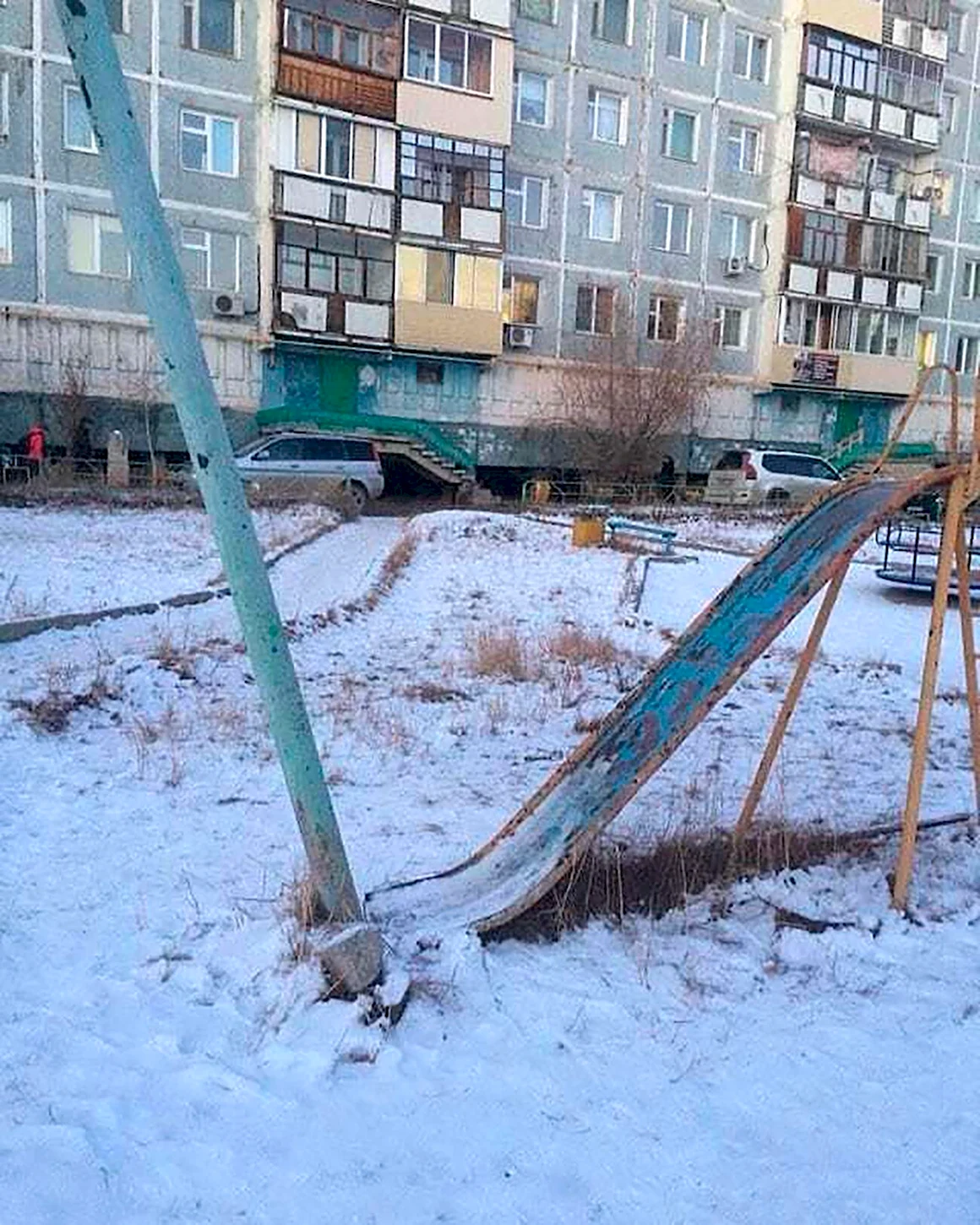 Суровые детские горки