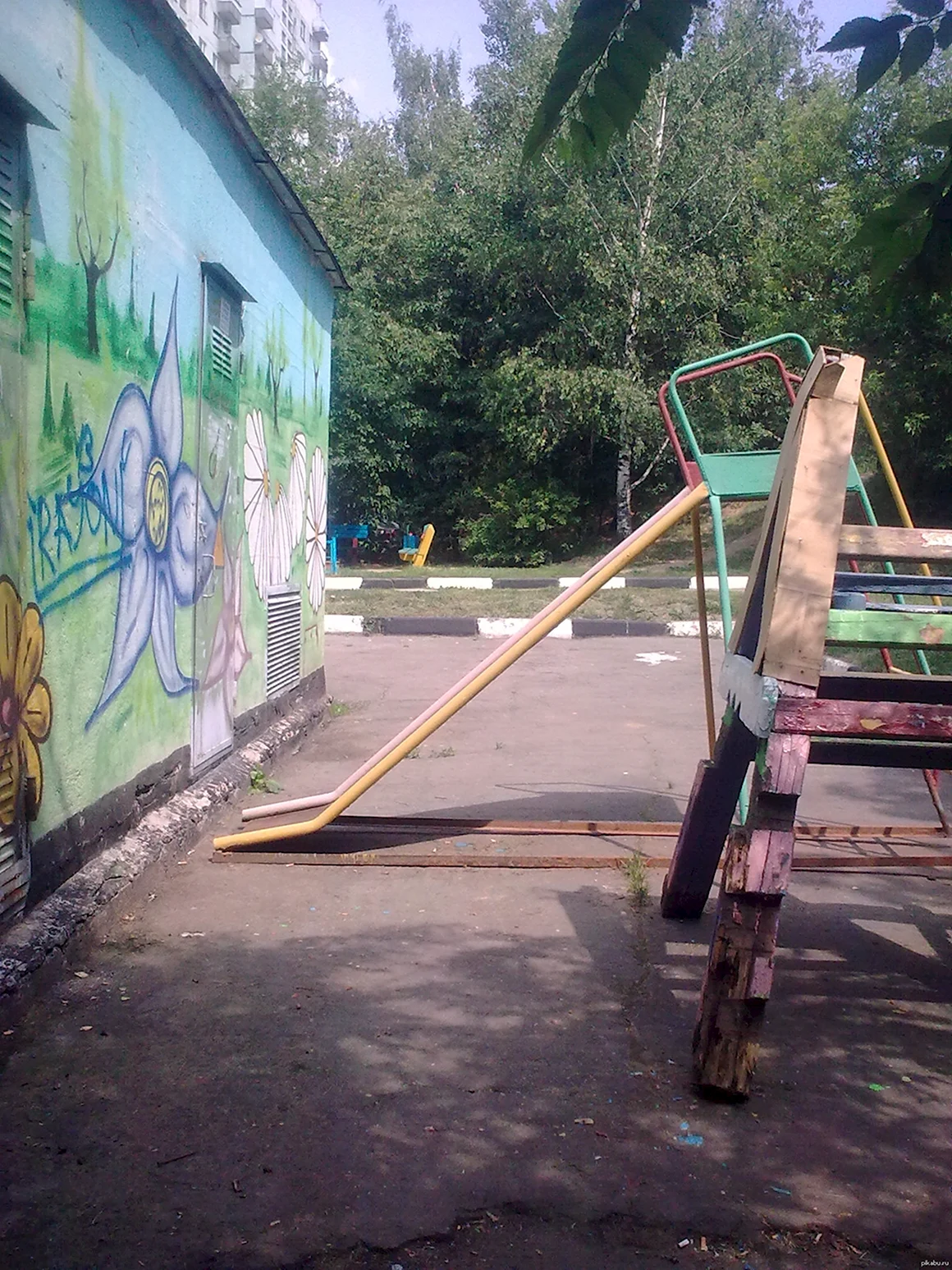 Суровые детские горки