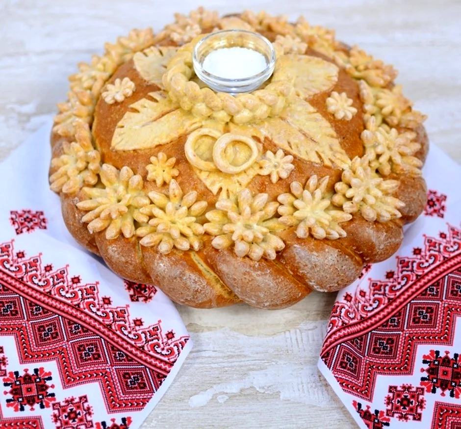 Свадебный каравай на рушнике