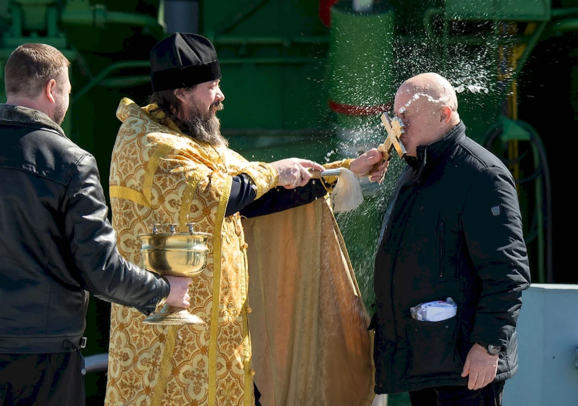 Священник смешной