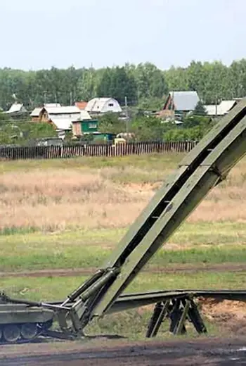 Танковый мостоукладчик МТУ-90м