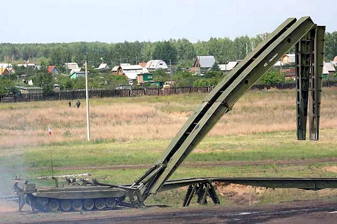 Танковый мостоукладчик МТУ-90м