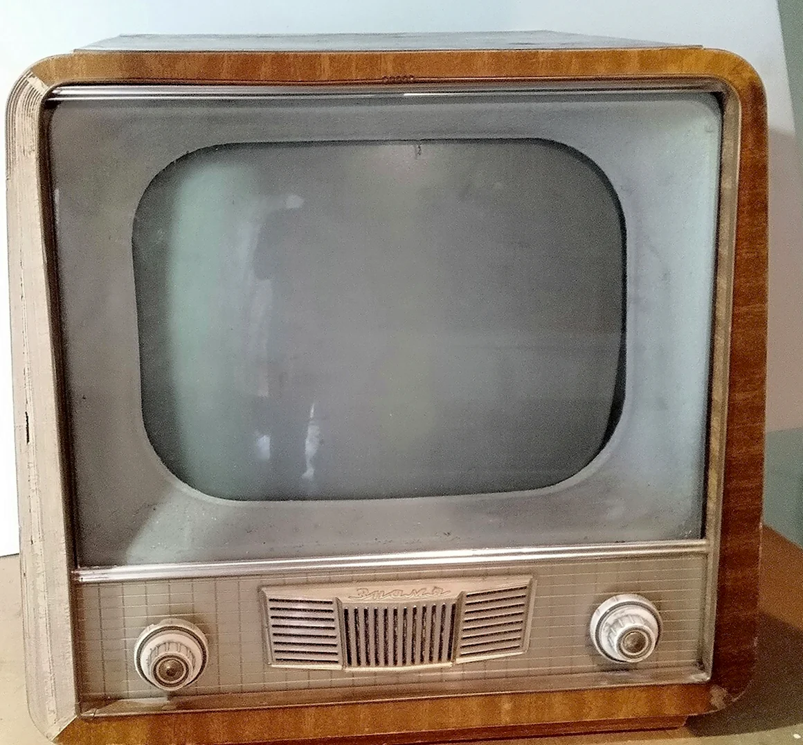 Телевизор 1959 года