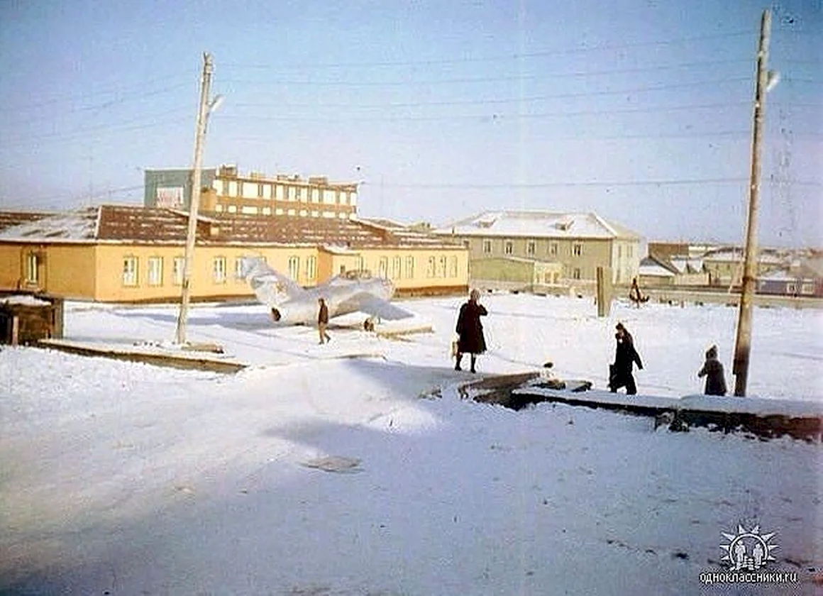 Тикси 1975 год