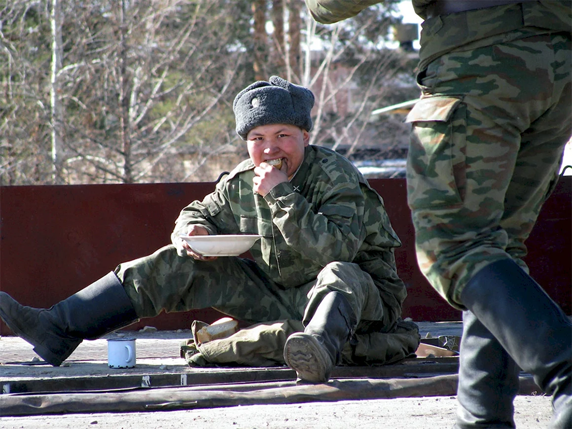 Толстый солдат
