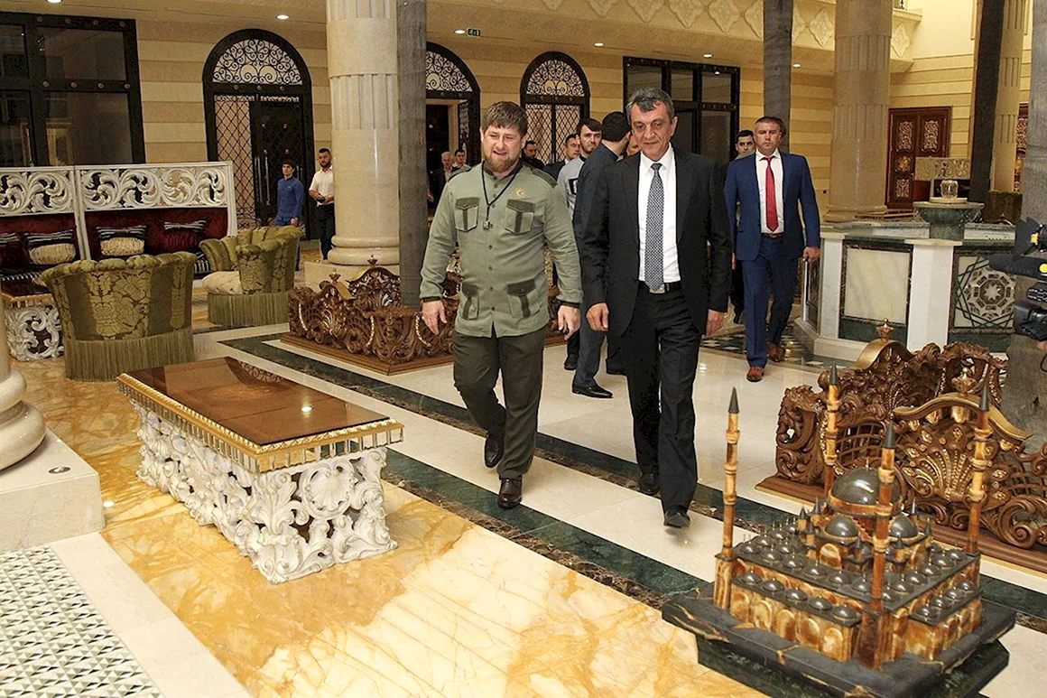 Центорой дворец Кадырова