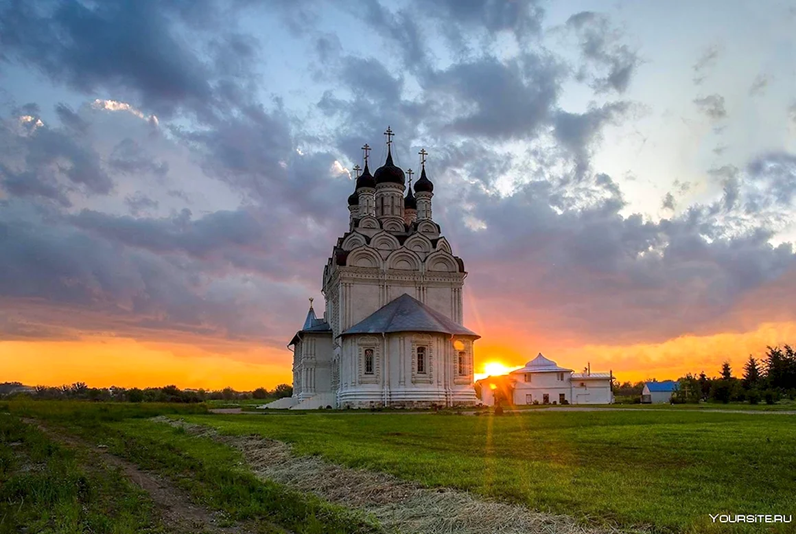 Церковь Благовещения в Тайнинском