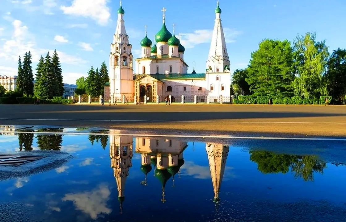 Церковь Ильи пророка Ярославль лето