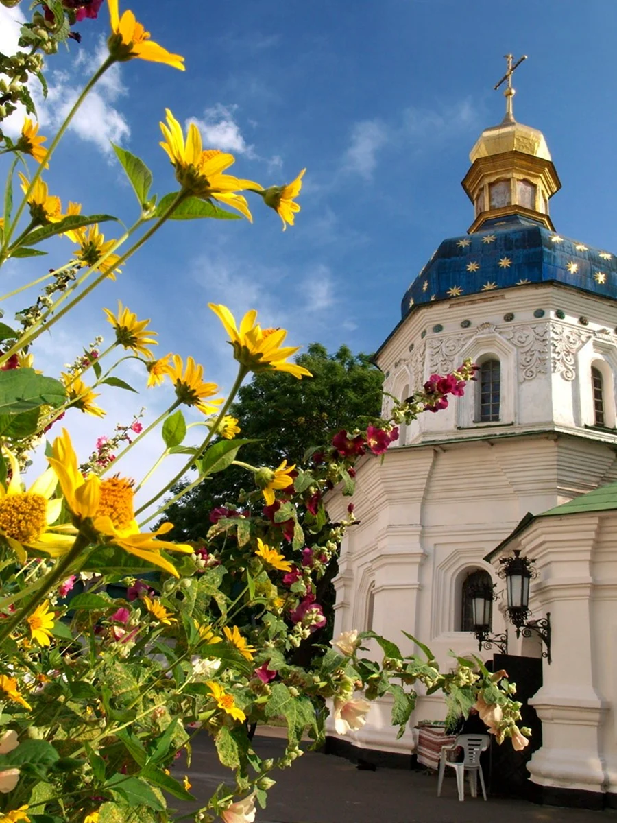 Церковь лето