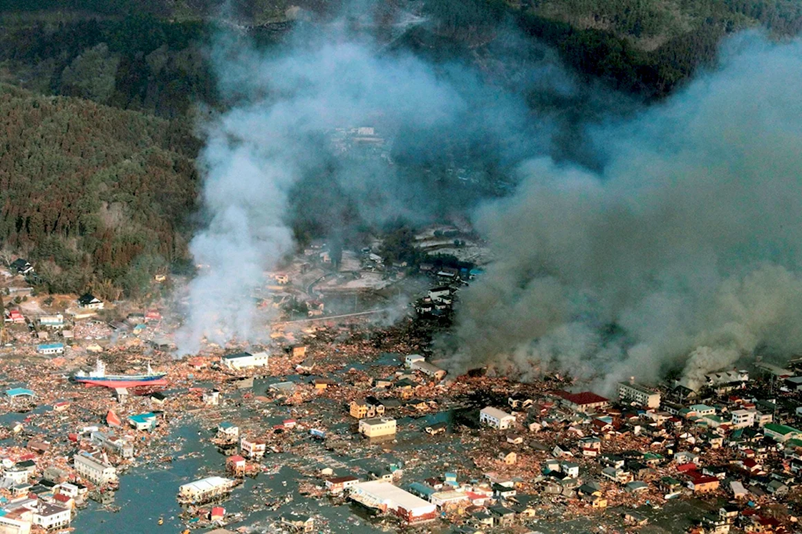 ЦУНАМИ В Японии 2011