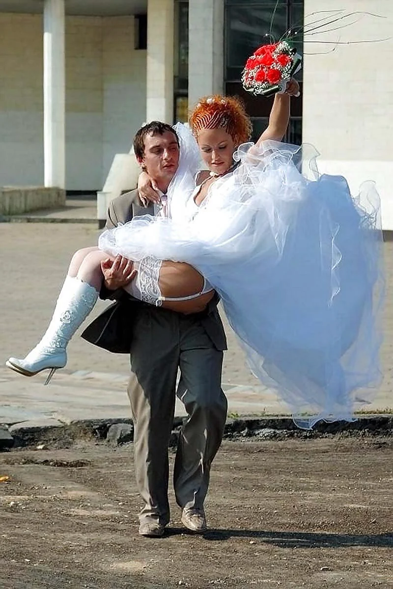 У невесты под платьем