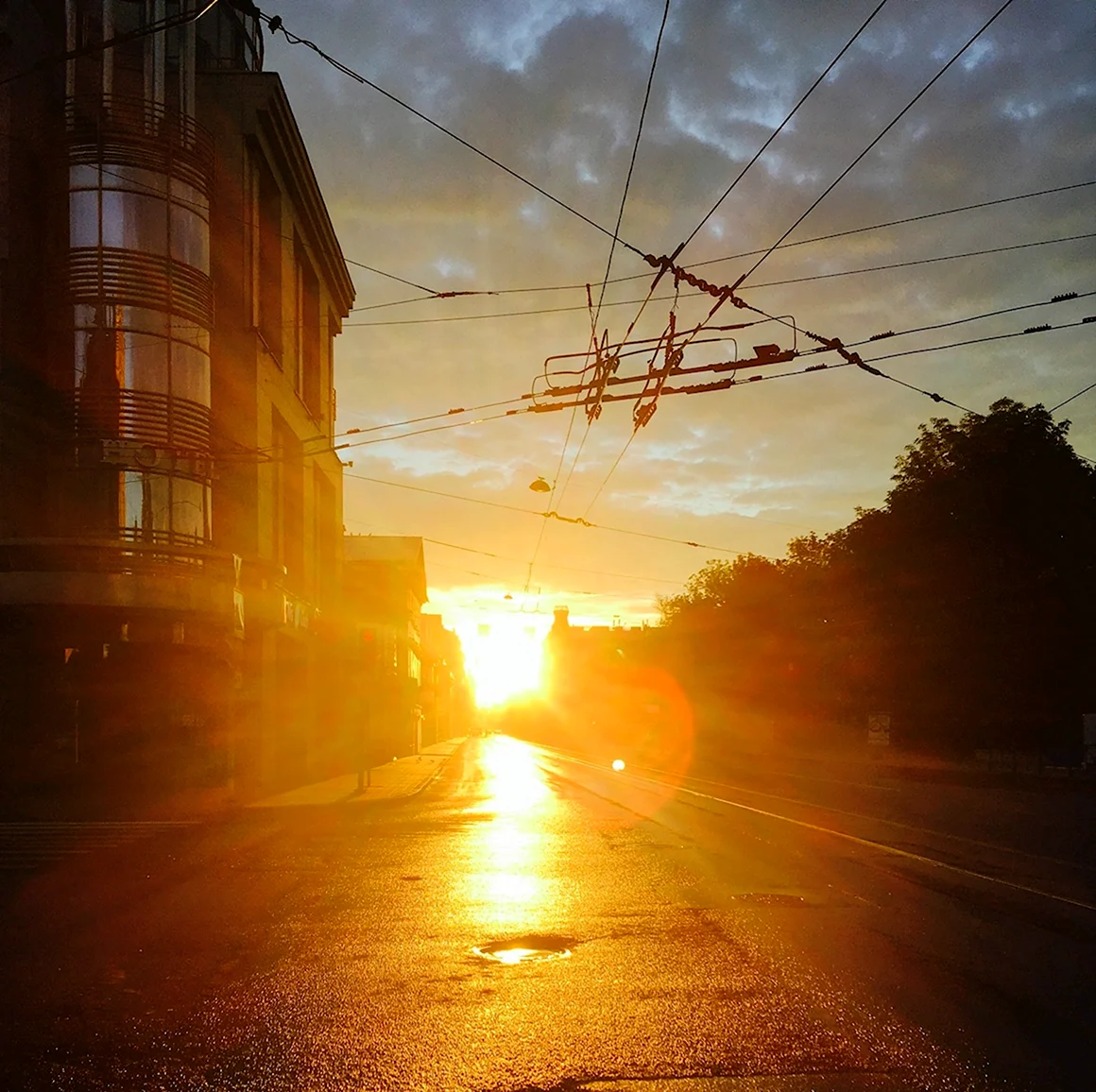 Утренний город