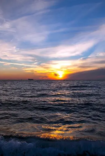 Вечернее море