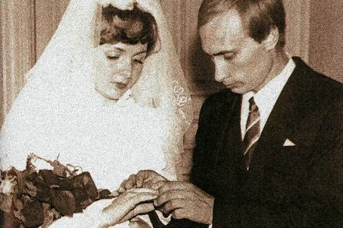 Владимир и Людмила путины в молодости