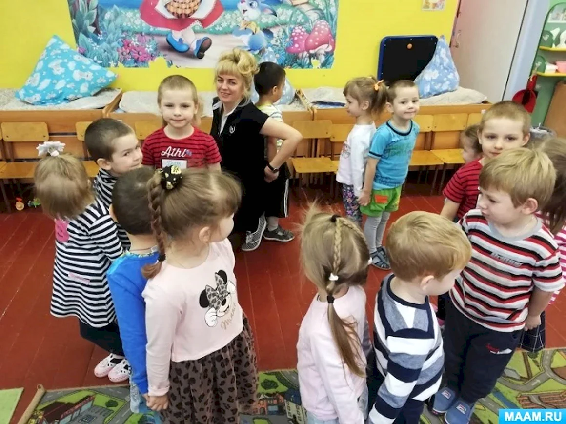 Встреча детей в детском саду утром
