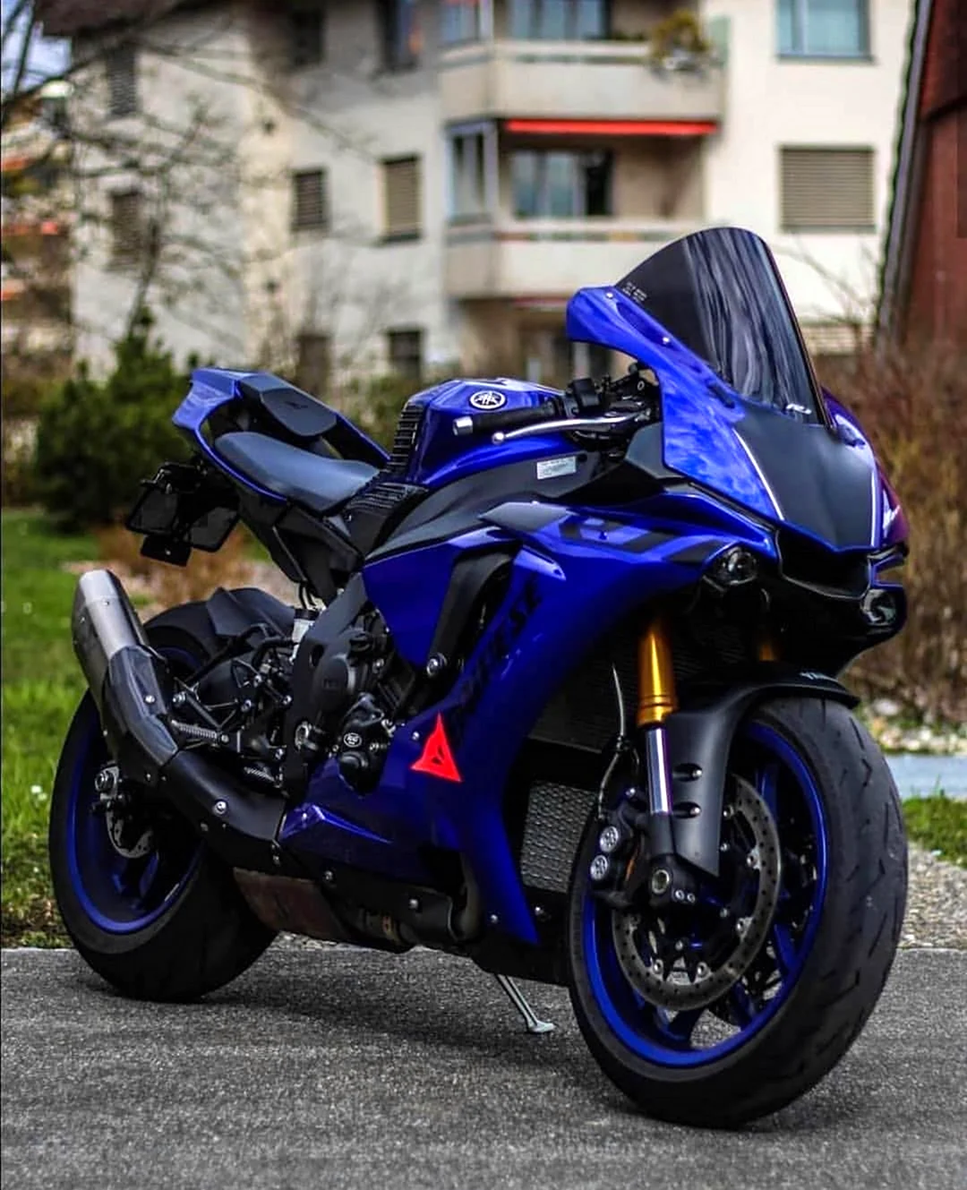 Yamaha YZF-r1