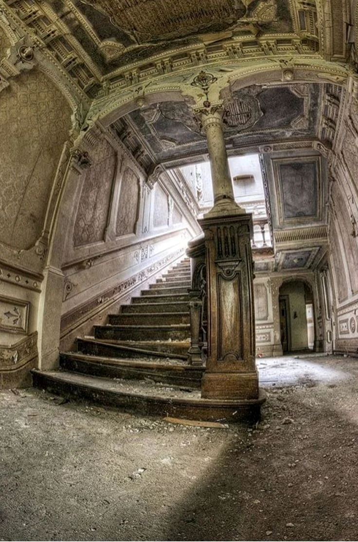 Заброшенный особняк Manor House