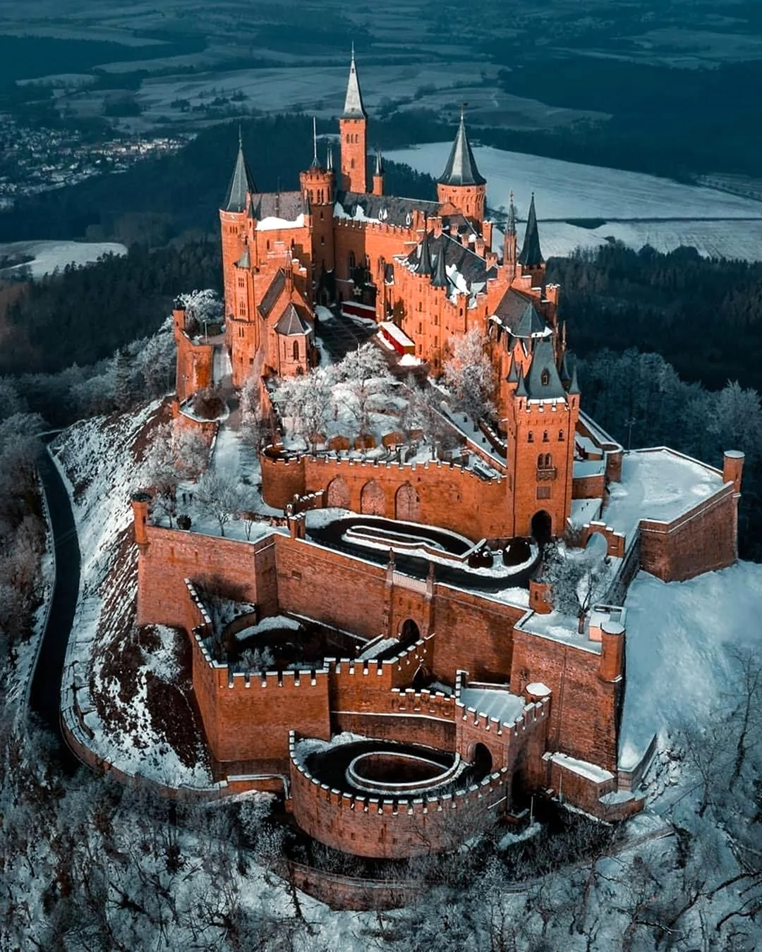 Замок-крепость Гогенцоллерн Германия