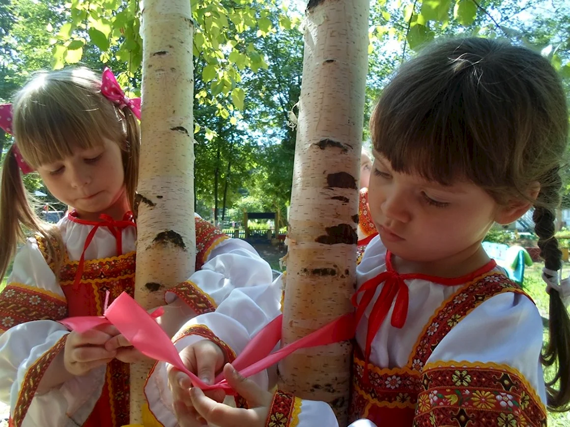 Завивание Березки на Троицу