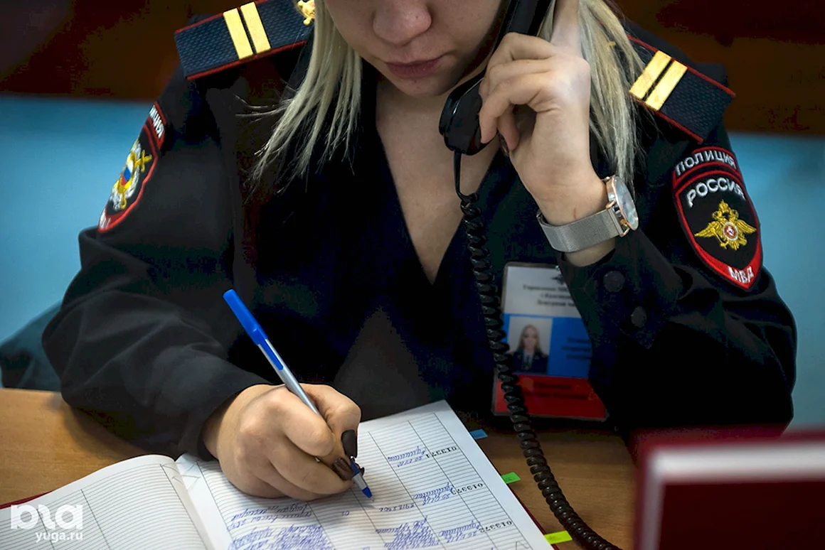 Женщина полицейский