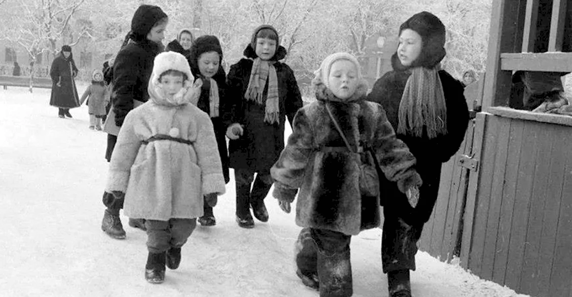 Зимняя одежда советских детей