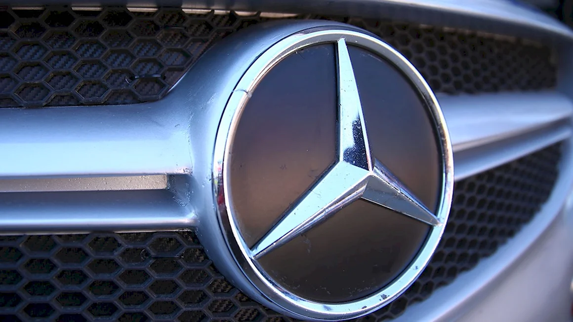 Знак Mercedes-BenzМерседес-Бенц