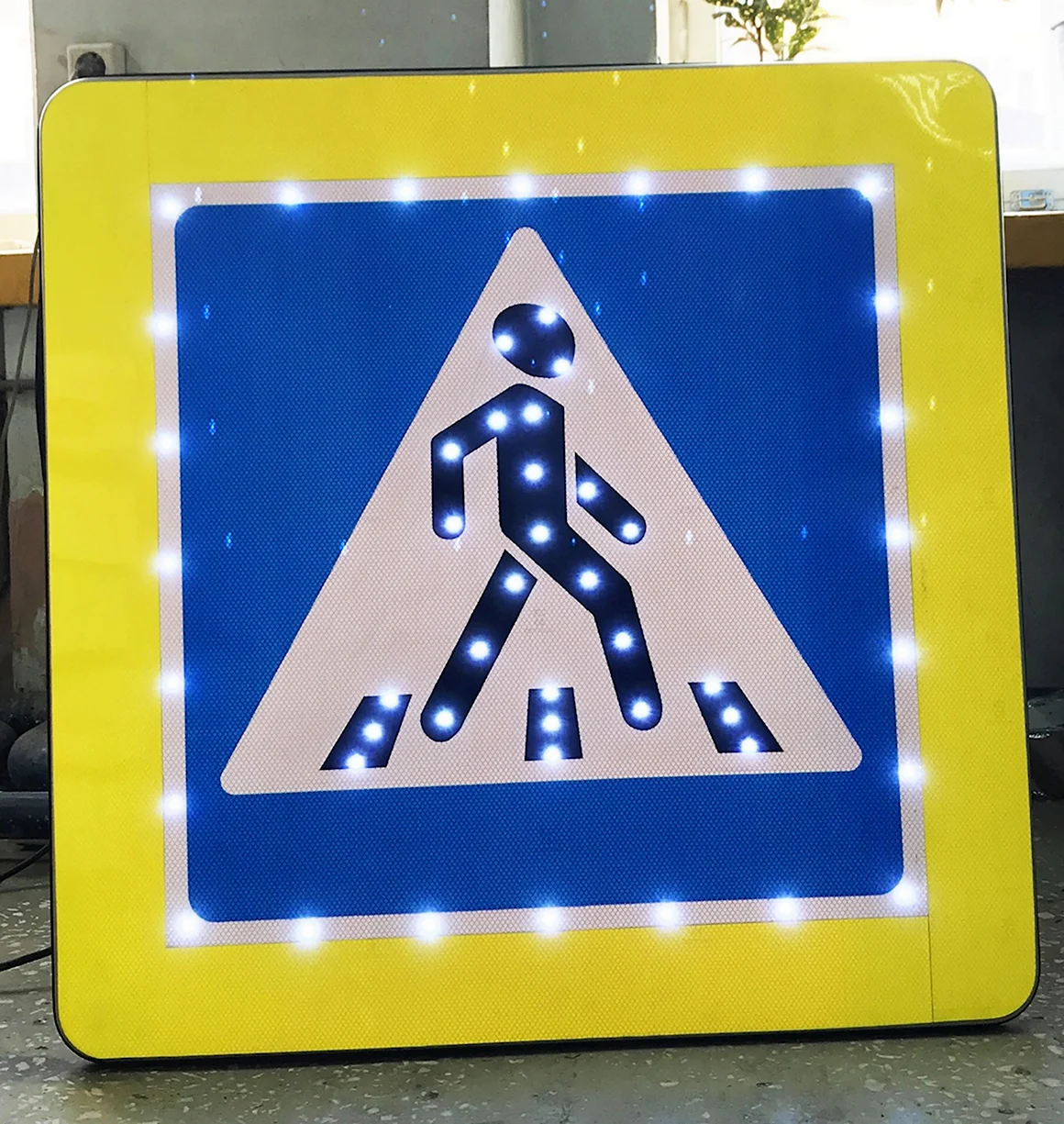Знак пешеходный переход